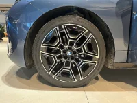 BMW iX xDrive60 Charged M Sport Pro H/K Drag 4,95% 400kW thumbnail