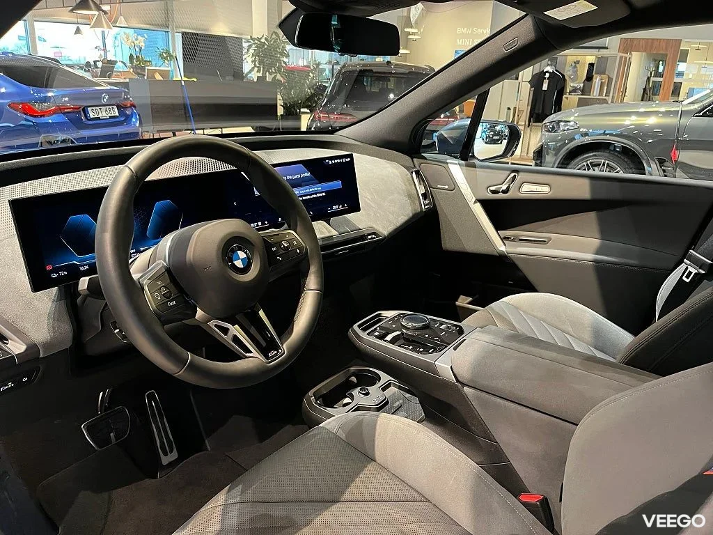 BMW iX xDrive60 Charged M Sport Pro H/K Drag 4,95% 400kW