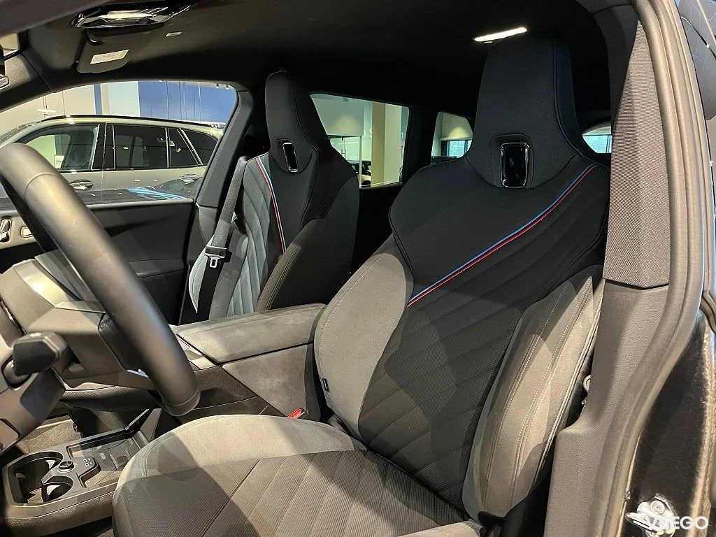BMW iX xDrive60 Charged M Sport Pro H/K Drag 4,95% 400kW