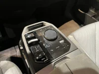 BMW iX xDrive60 Charged M Sport Pro H/K Drag 4,95% 400kW thumbnail