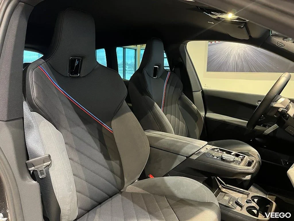 BMW iX xDrive60 Charged M Sport Pro H/K Drag 4,95% 400kW