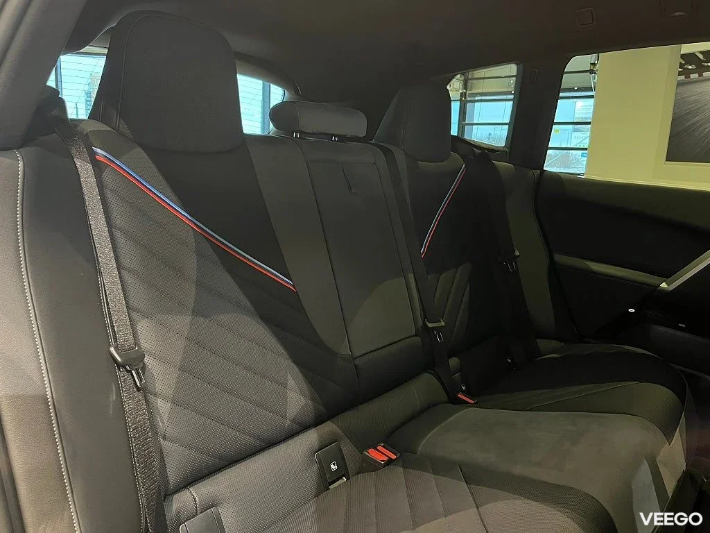 BMW iX xDrive60 Charged M Sport Pro H/K Drag 4,95% 400kW