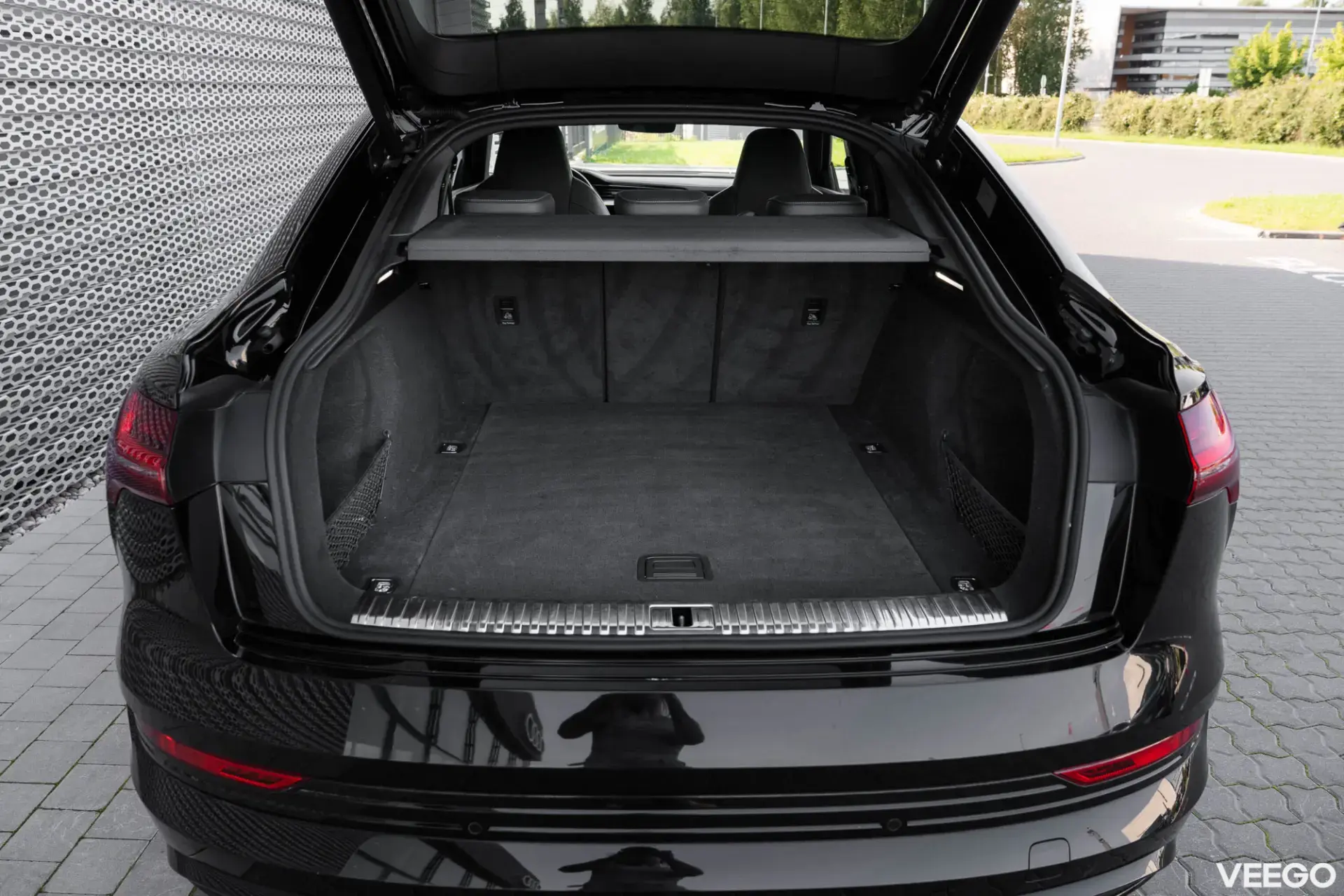 Audi e-tron 300kW