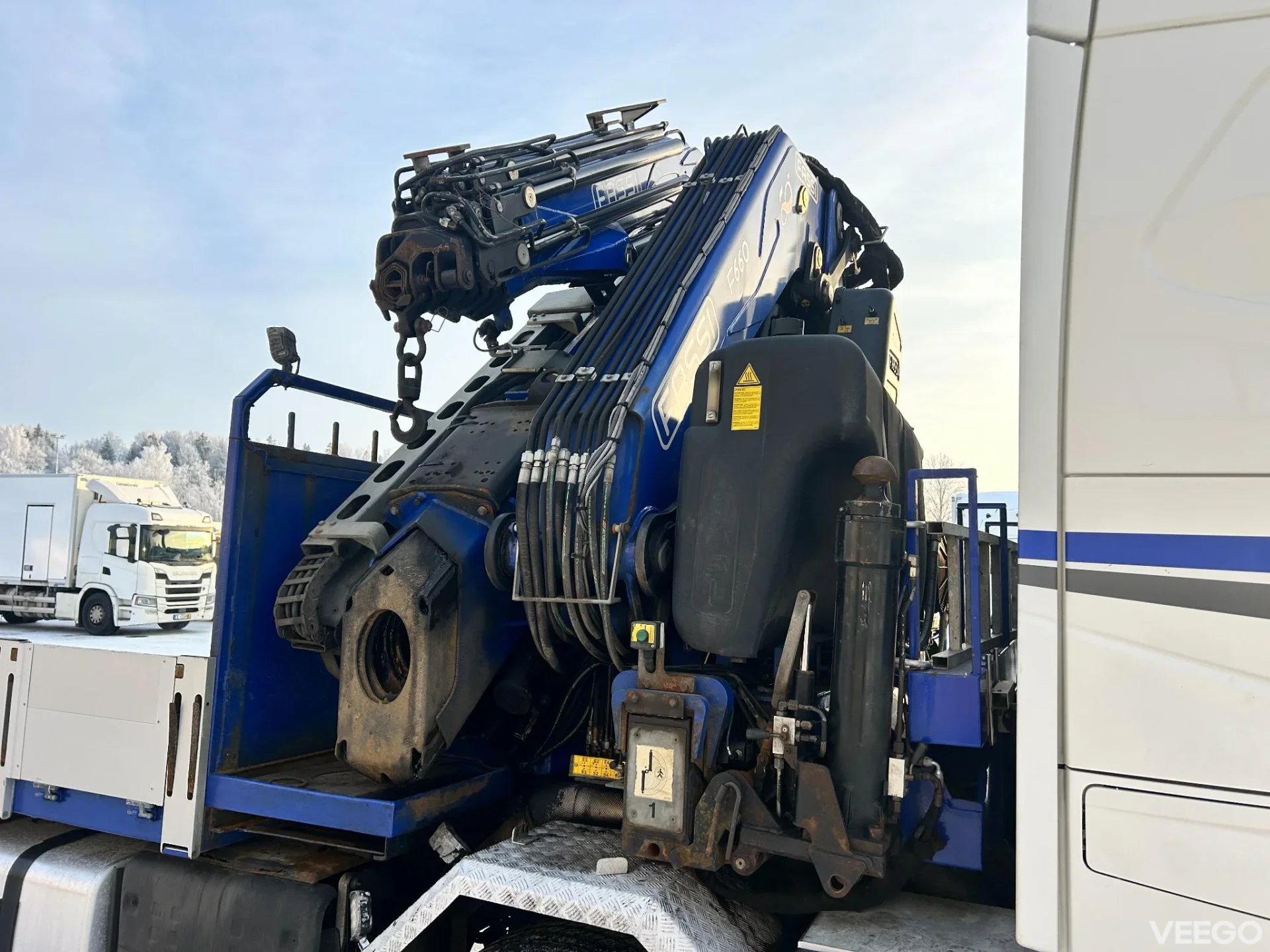 Volvo FH550 8X2 EURO6 + FASSI F660 + JIB 413kW