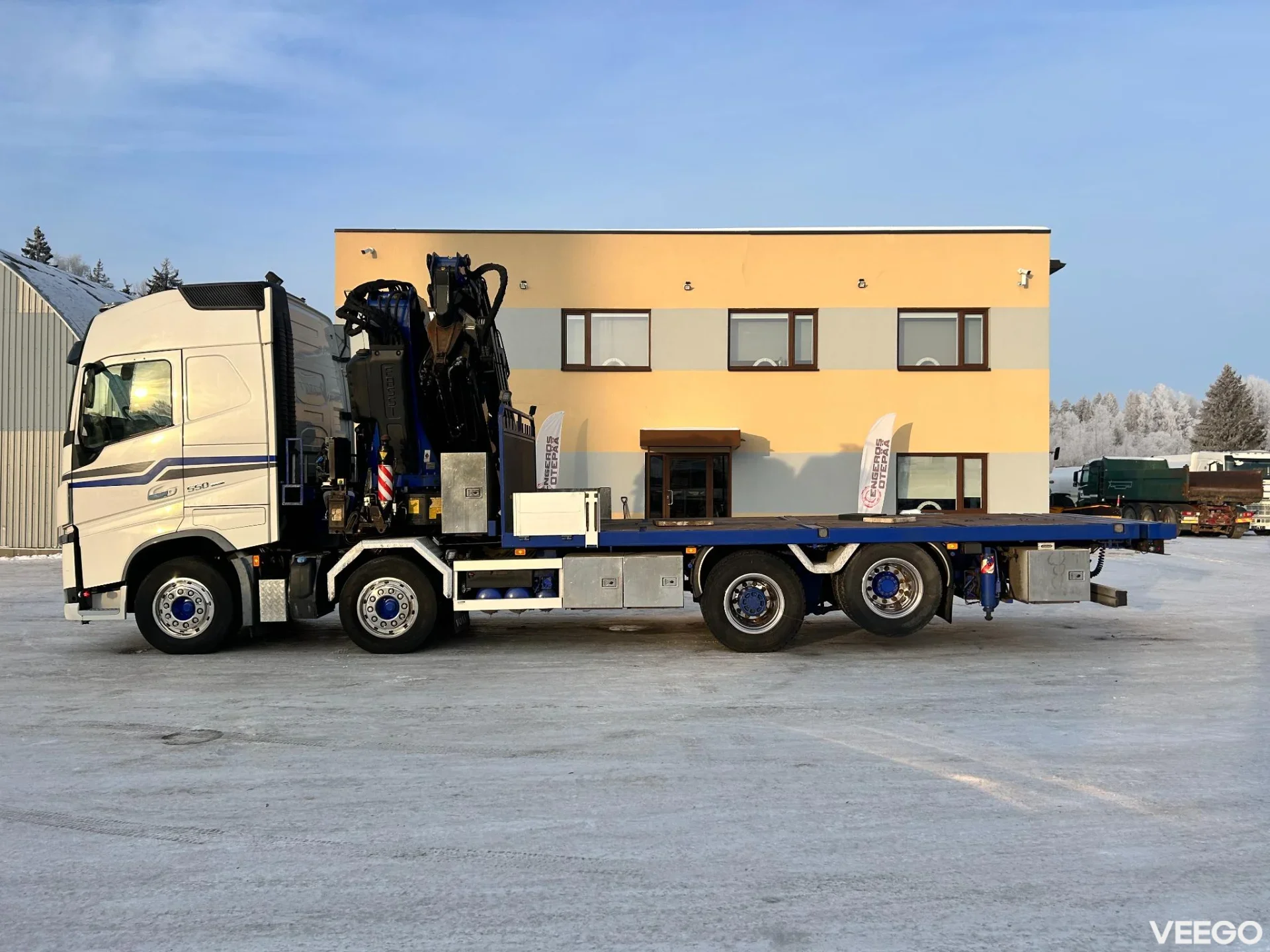 Volvo FH550 8X2 EURO6 + FASSI F660 + JIB 413kW