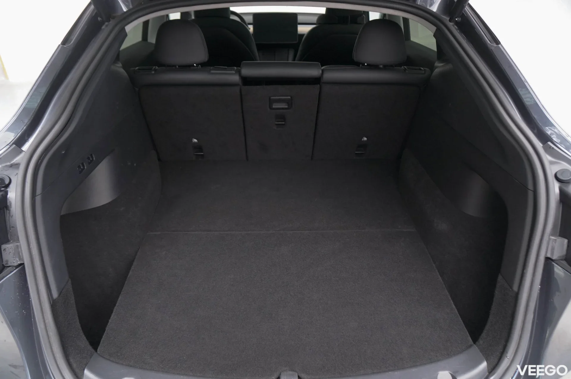 Tesla Model Y Long Range Dual Motor AWD 153kW