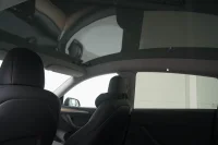 Tesla Model Y Long Range Dual Motor AWD 153kW thumbnail