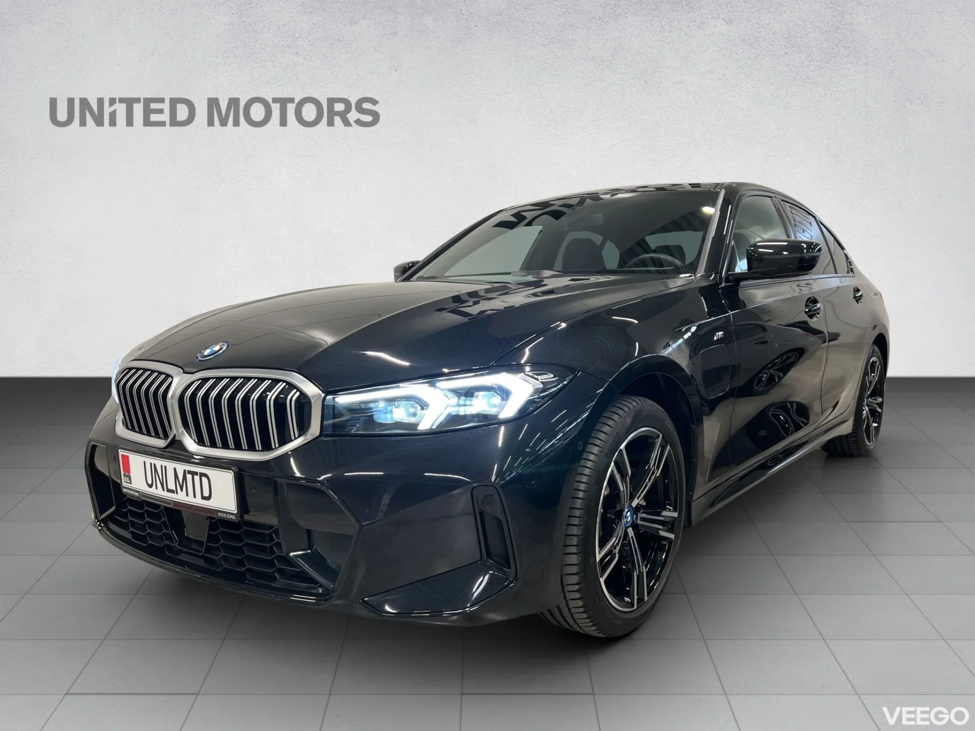BMW 330 - 2 215kW