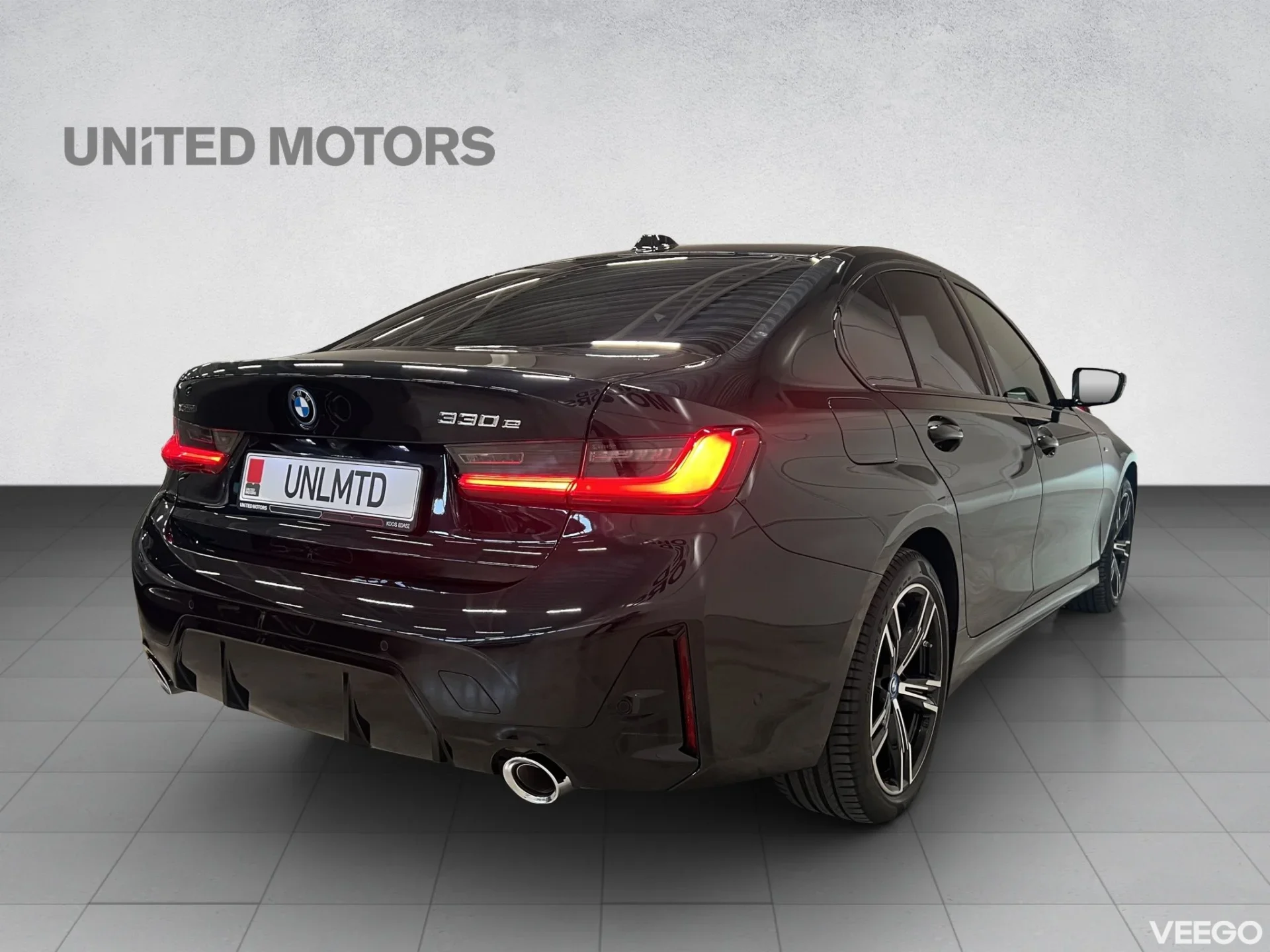 BMW 330 - 2 215kW