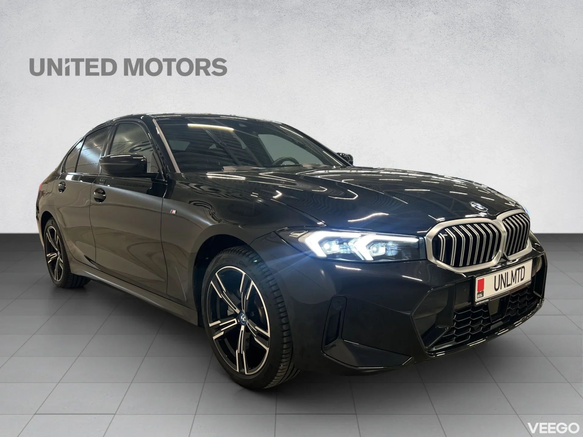 BMW 330 - 2 215kW