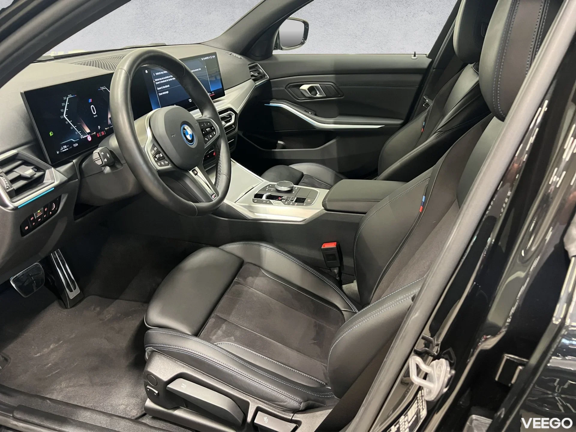 BMW 330 - 2 215kW
