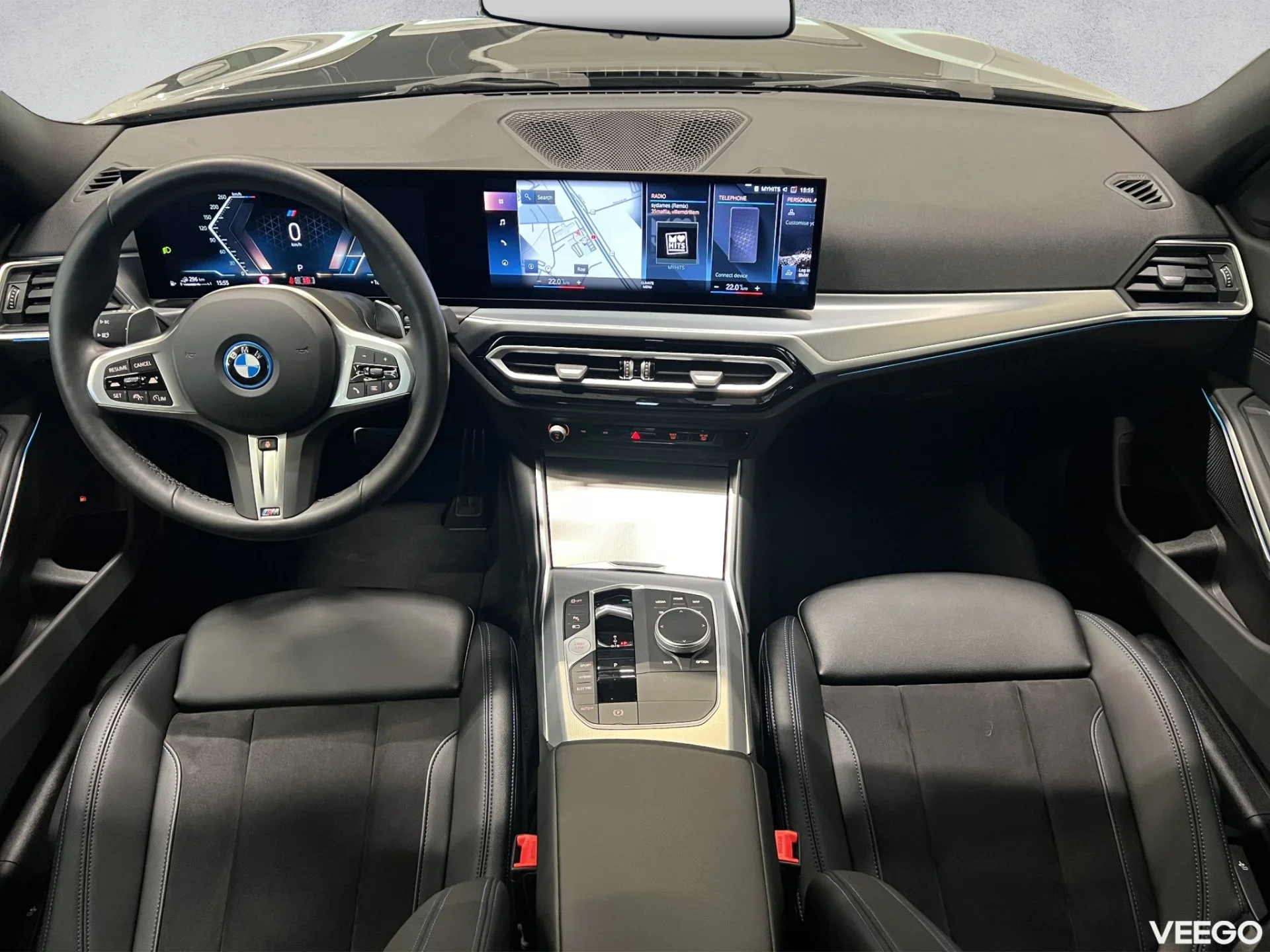 BMW 330 - 2 215kW