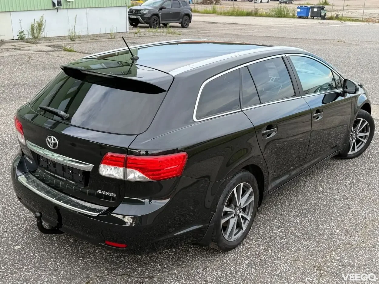 Toyota Avensis Touring Executive Facelift EU5 2 91kW