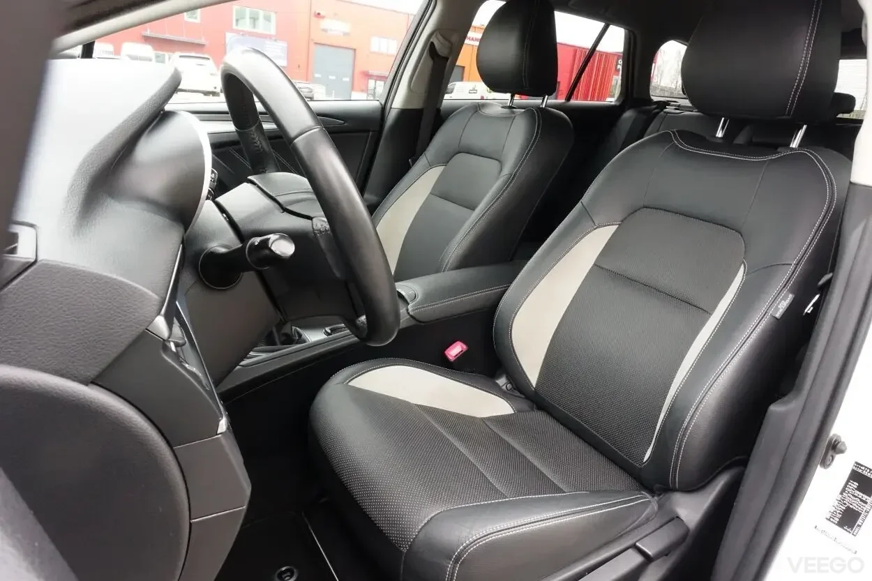 Toyota Avensis Touring Sports Executive EU6 2 105kW