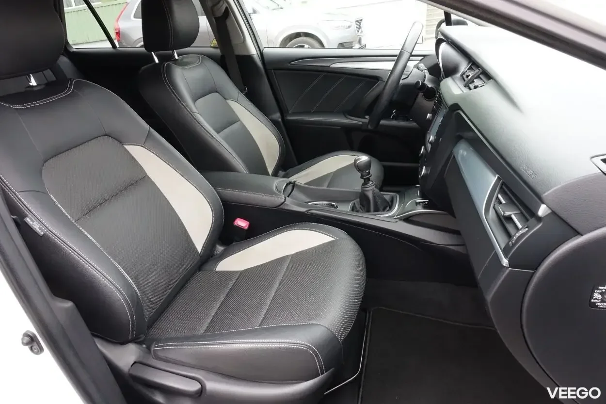 Toyota Avensis Touring Sports Executive EU6 2 105kW