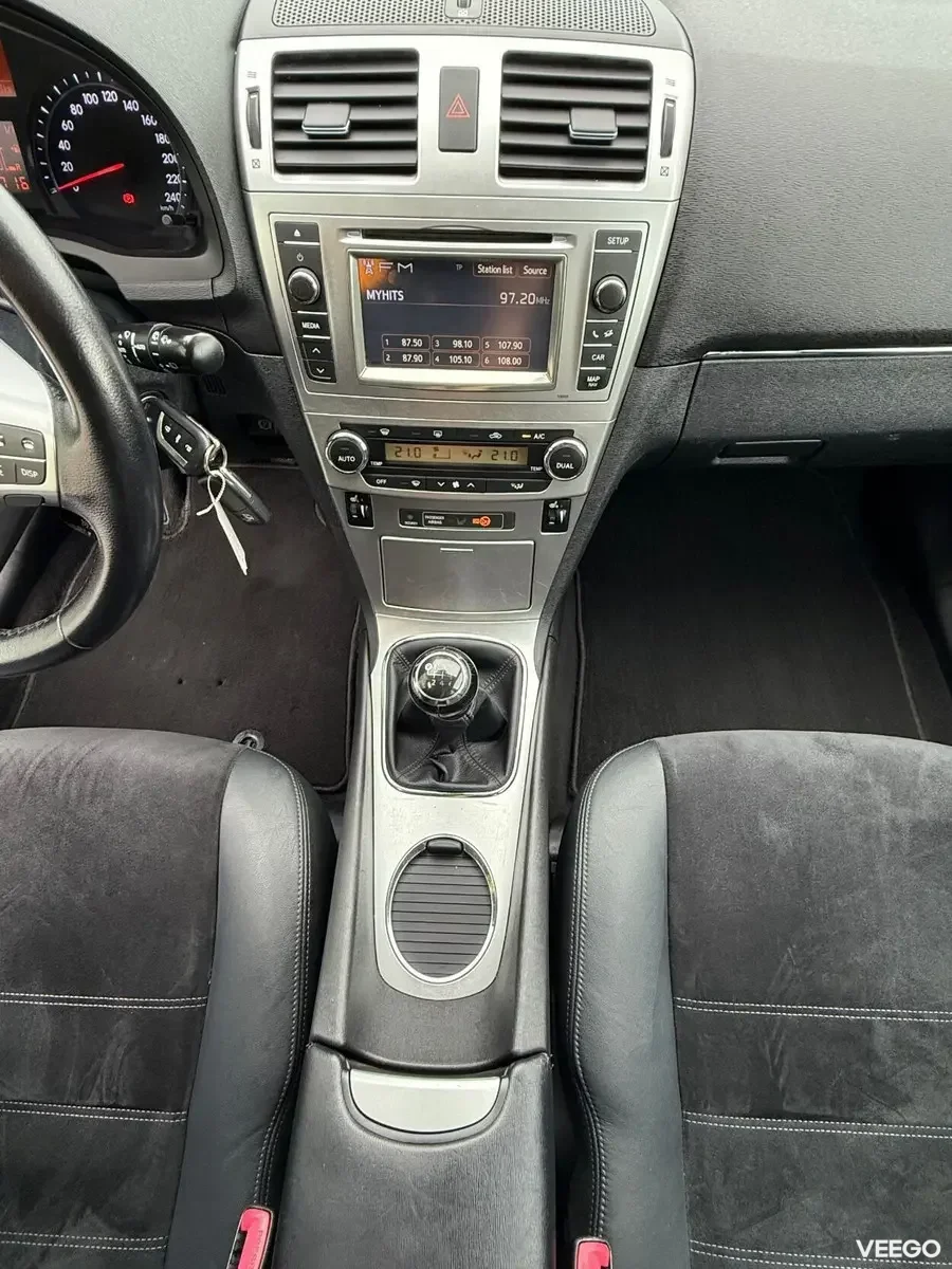 Toyota Avensis Touring Executive Facelift EU5 2 91kW