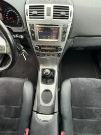 Toyota Avensis Touring Executive Facelift EU5 2 91kW thumbnail