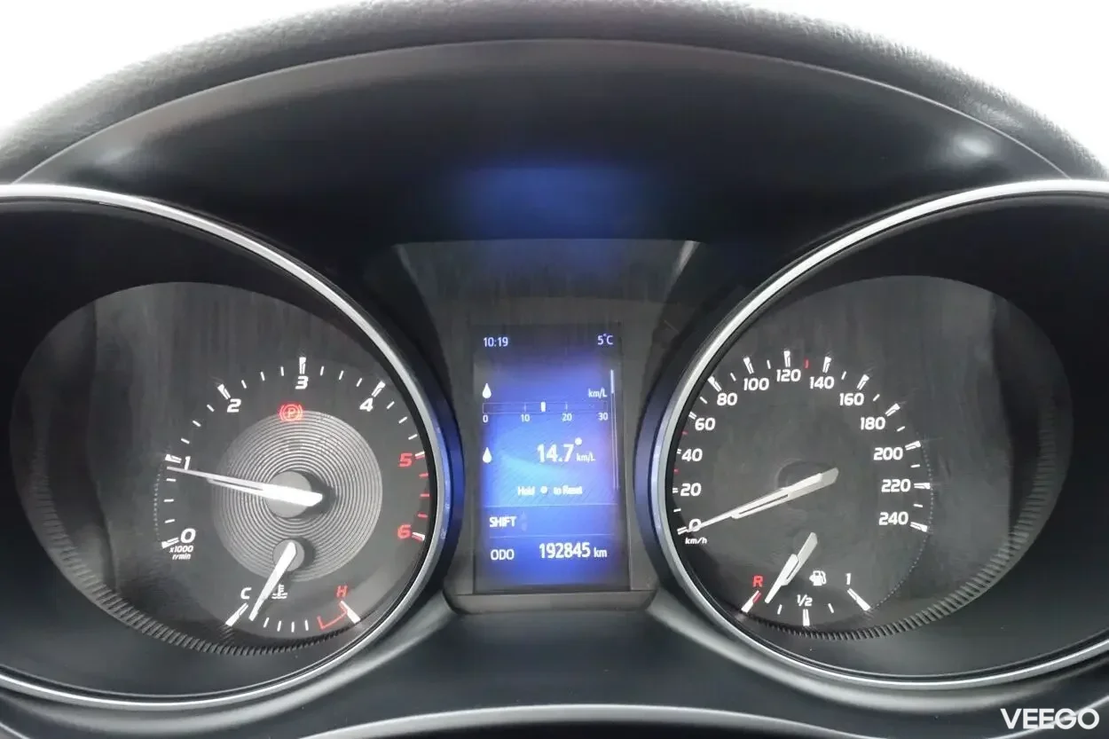 Toyota Avensis Touring Sports Executive EU6 2 105kW