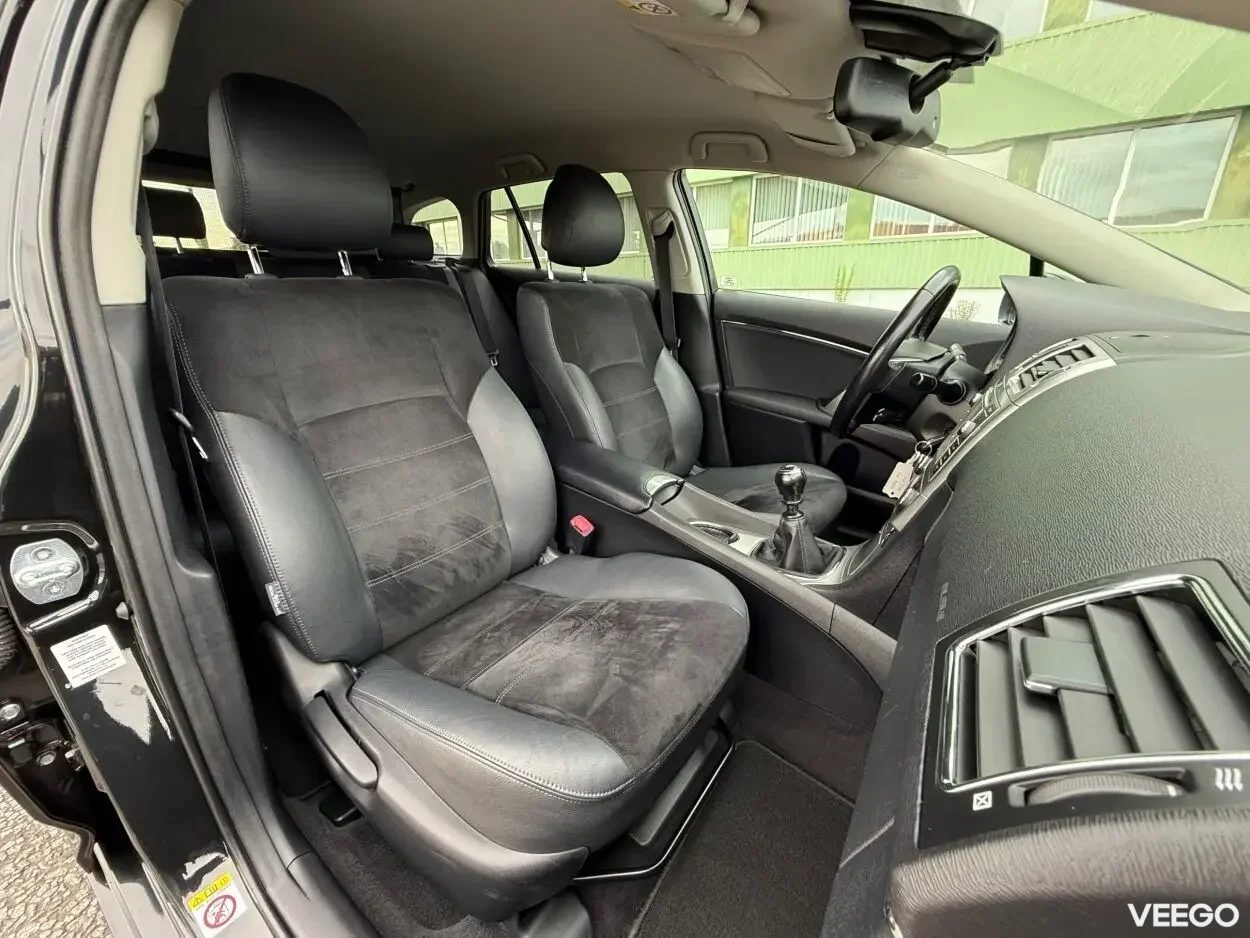 Toyota Avensis Touring Executive Facelift EU5 2 91kW