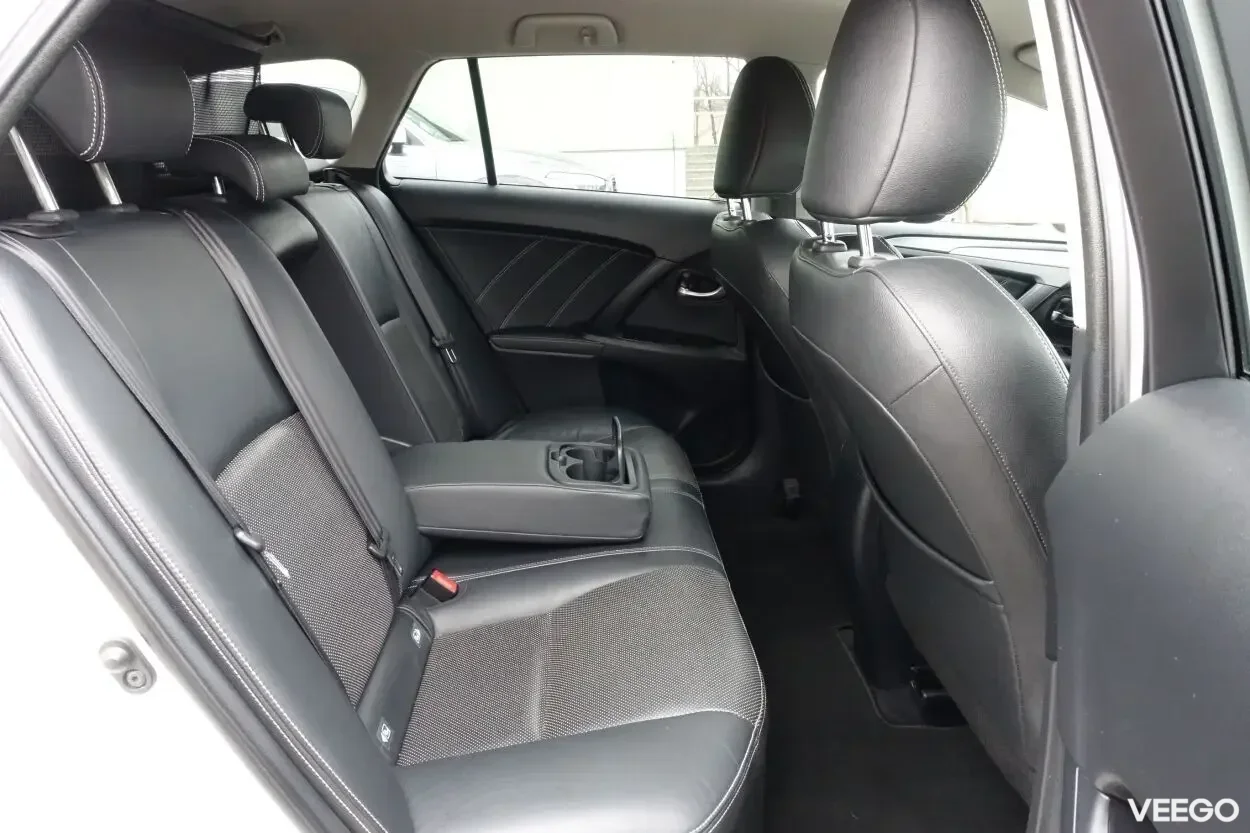 Toyota Avensis Touring Sports Executive EU6 2 105kW