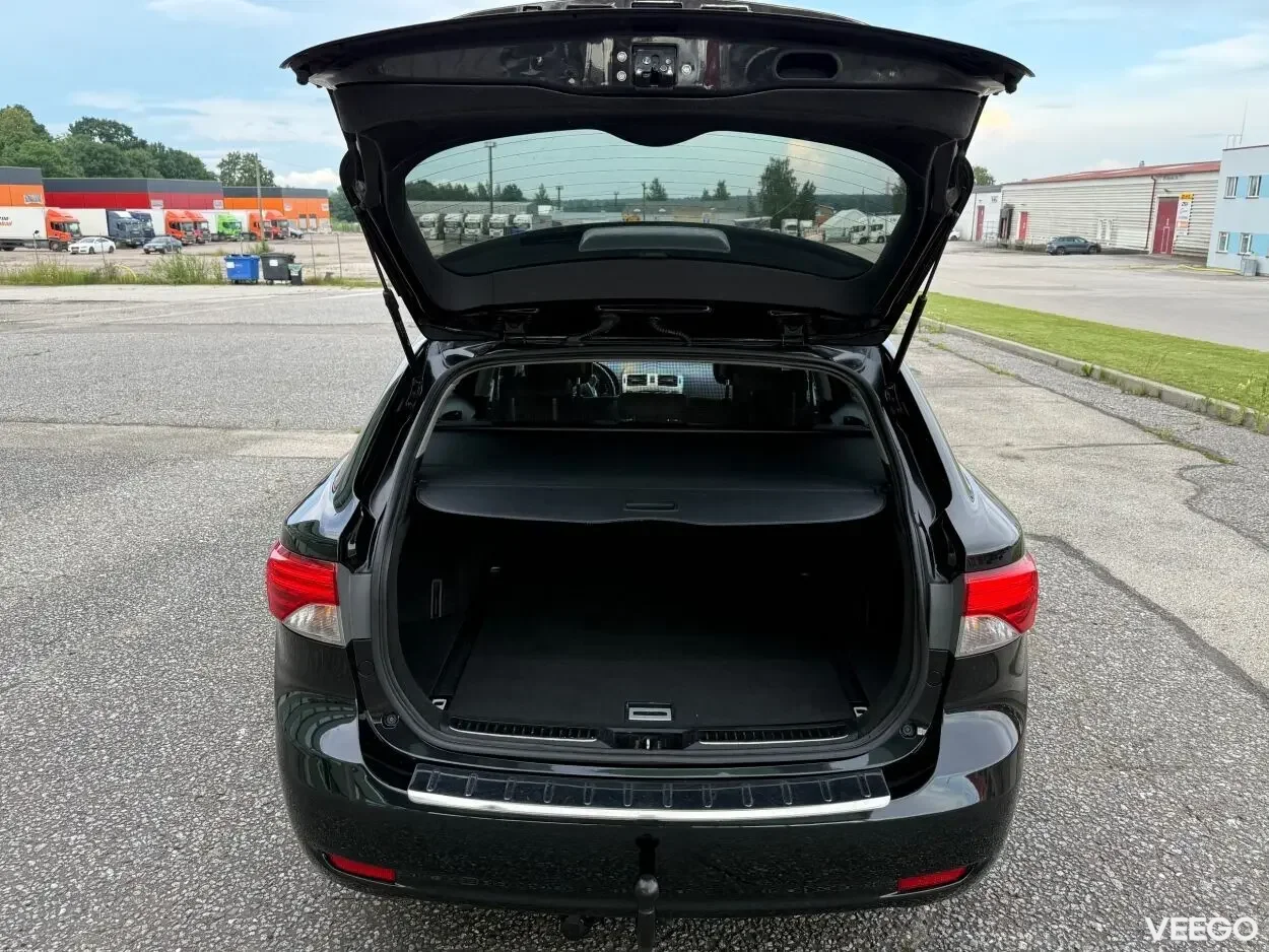 Toyota Avensis Touring Executive Facelift EU5 2 91kW