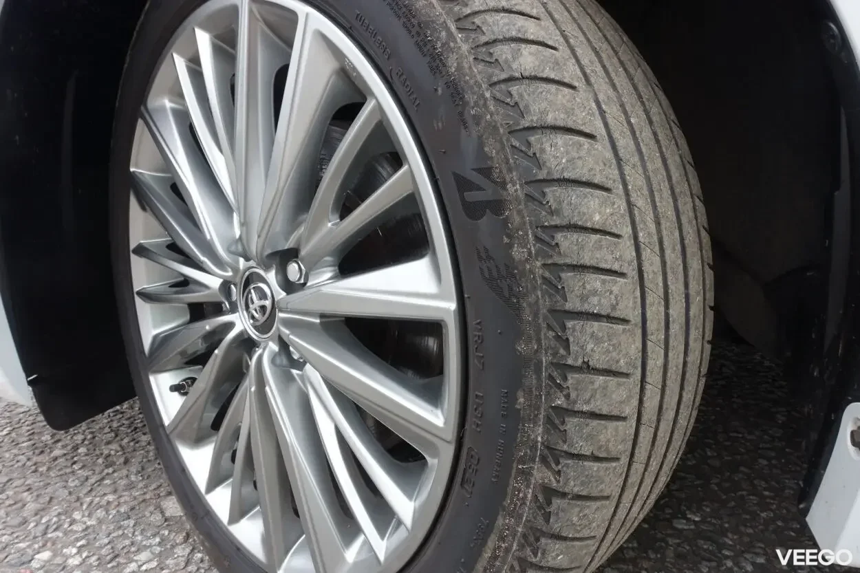 Toyota Avensis Touring Sports Executive EU6 2 105kW