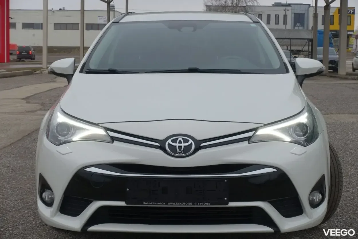 Toyota Avensis Touring Sports Executive EU6 2 105kW