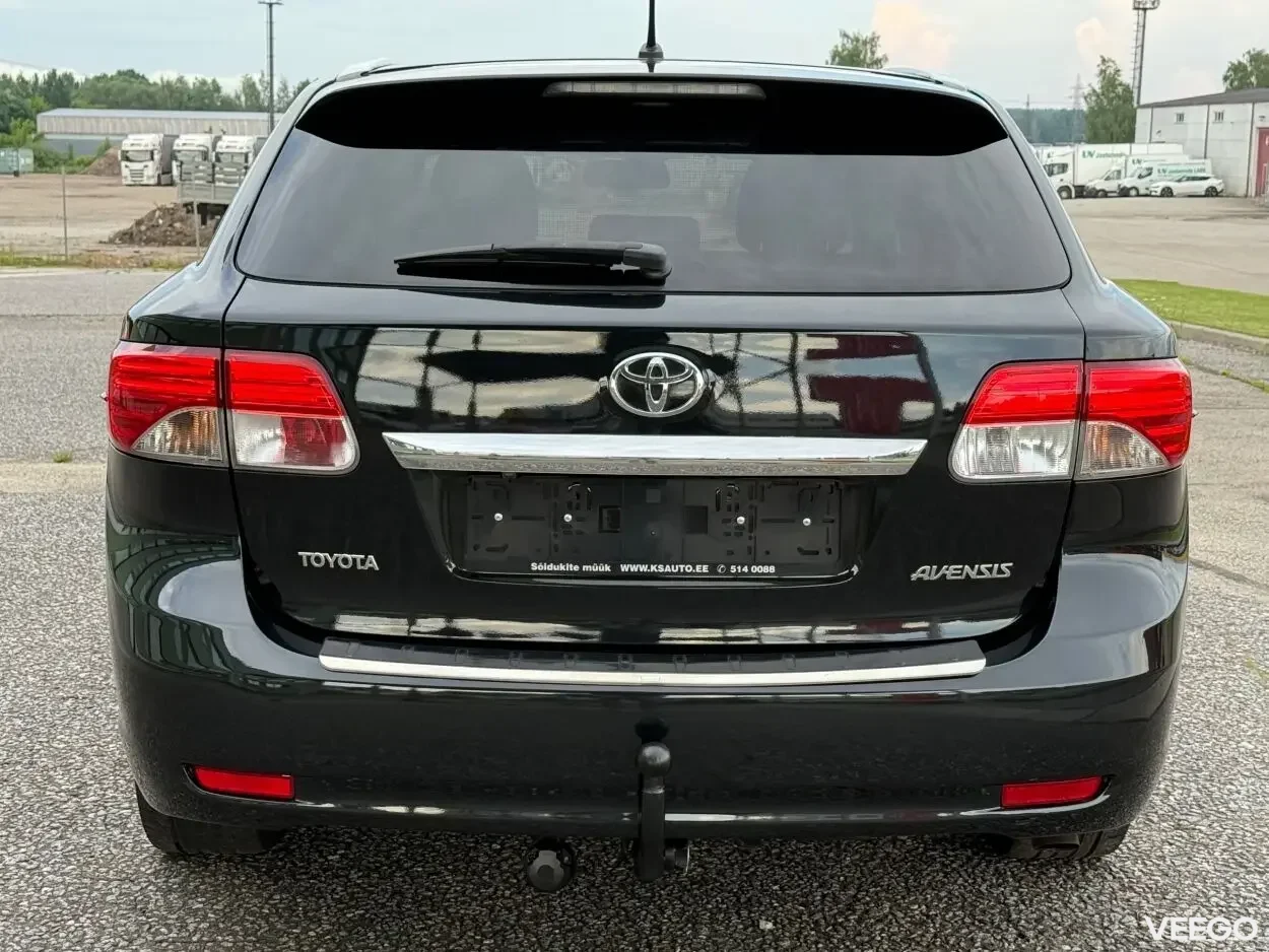 Toyota Avensis Touring Executive Facelift EU5 2 91kW