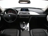 BMW 320 2 140kW thumbnail