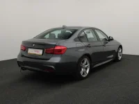BMW 320 2 135kW thumbnail