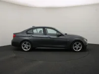 BMW 320 2 135kW thumbnail