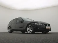 BMW 320 2 140kW thumbnail