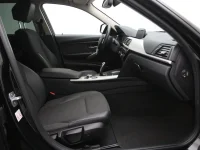 BMW 320 2 140kW thumbnail