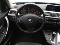 BMW 320 2 140kW thumbnail