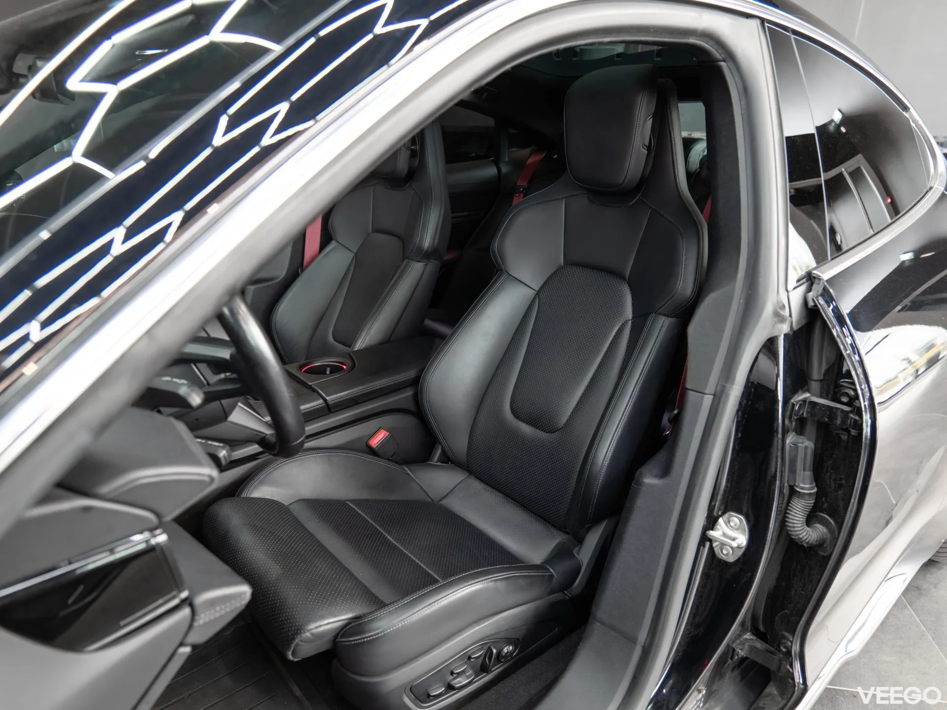 Porsche Taycan 420kW