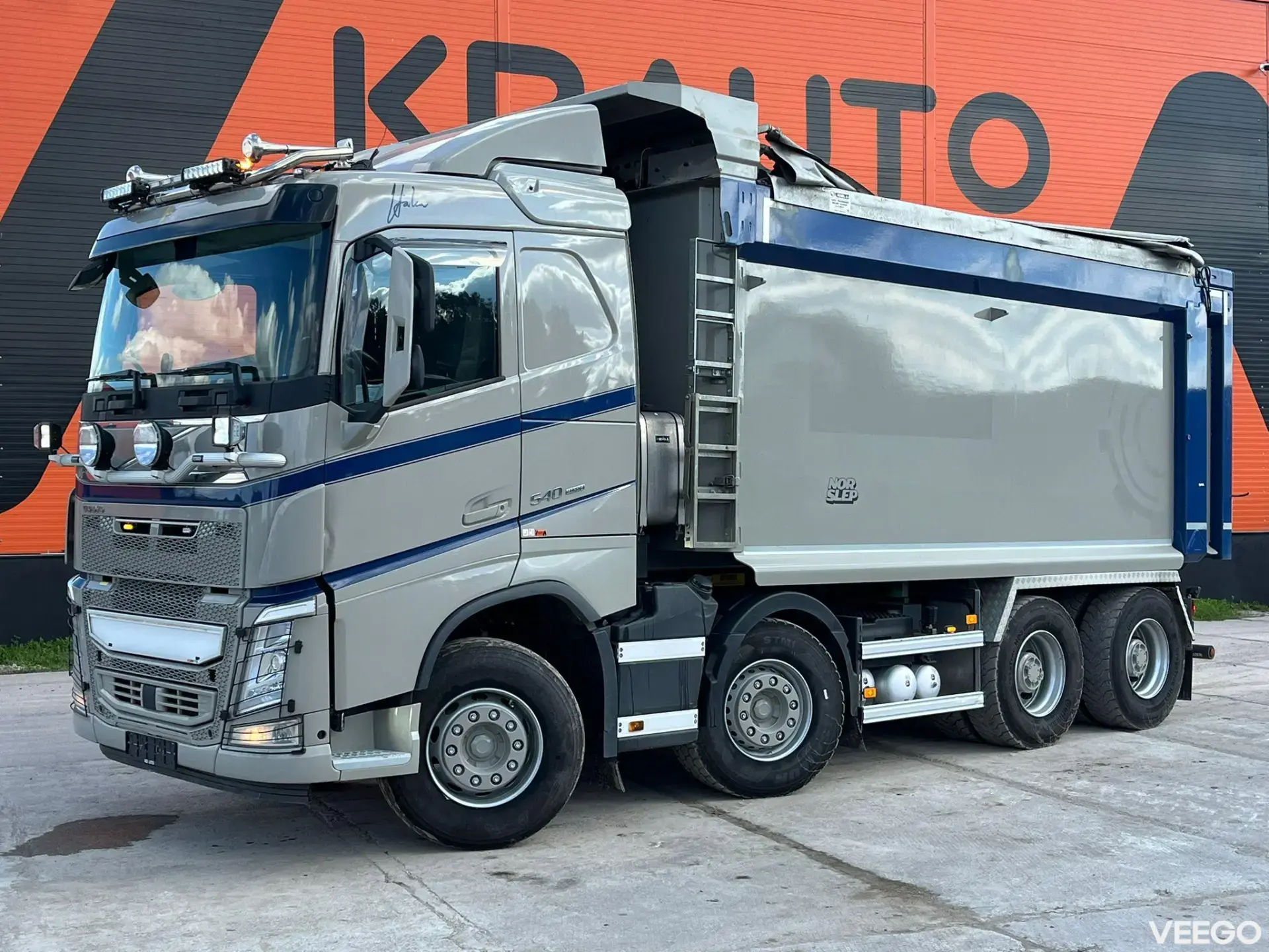 Volvo FH 540 8x4 HYDRAULIC TENT / RETARDER / TANDEM AXLE LIFT  405kW