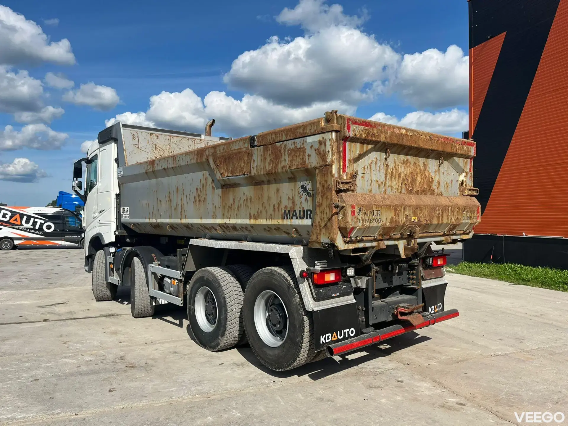 Volvo FH 540 8x4 RETARDER / TANDEM AXLE LIFT / BOX L=5501 mm 405kW