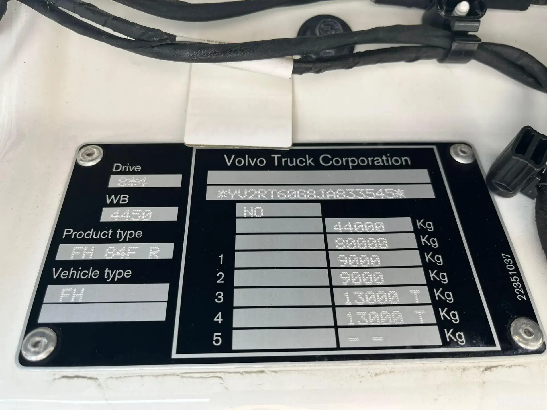 Volvo FH 540 8x4 RETARDER / TANDEM AXLE LIFT / BOX L=5501 mm 405kW