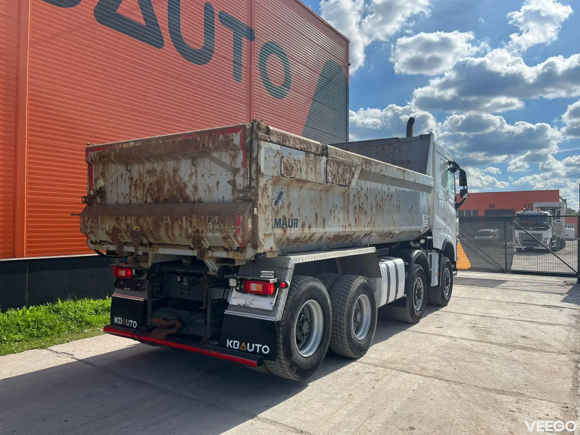 Volvo FH 540 8x4 RETARDER / TANDEM AXLE LIFT / BOX L=5501 mm 405kW