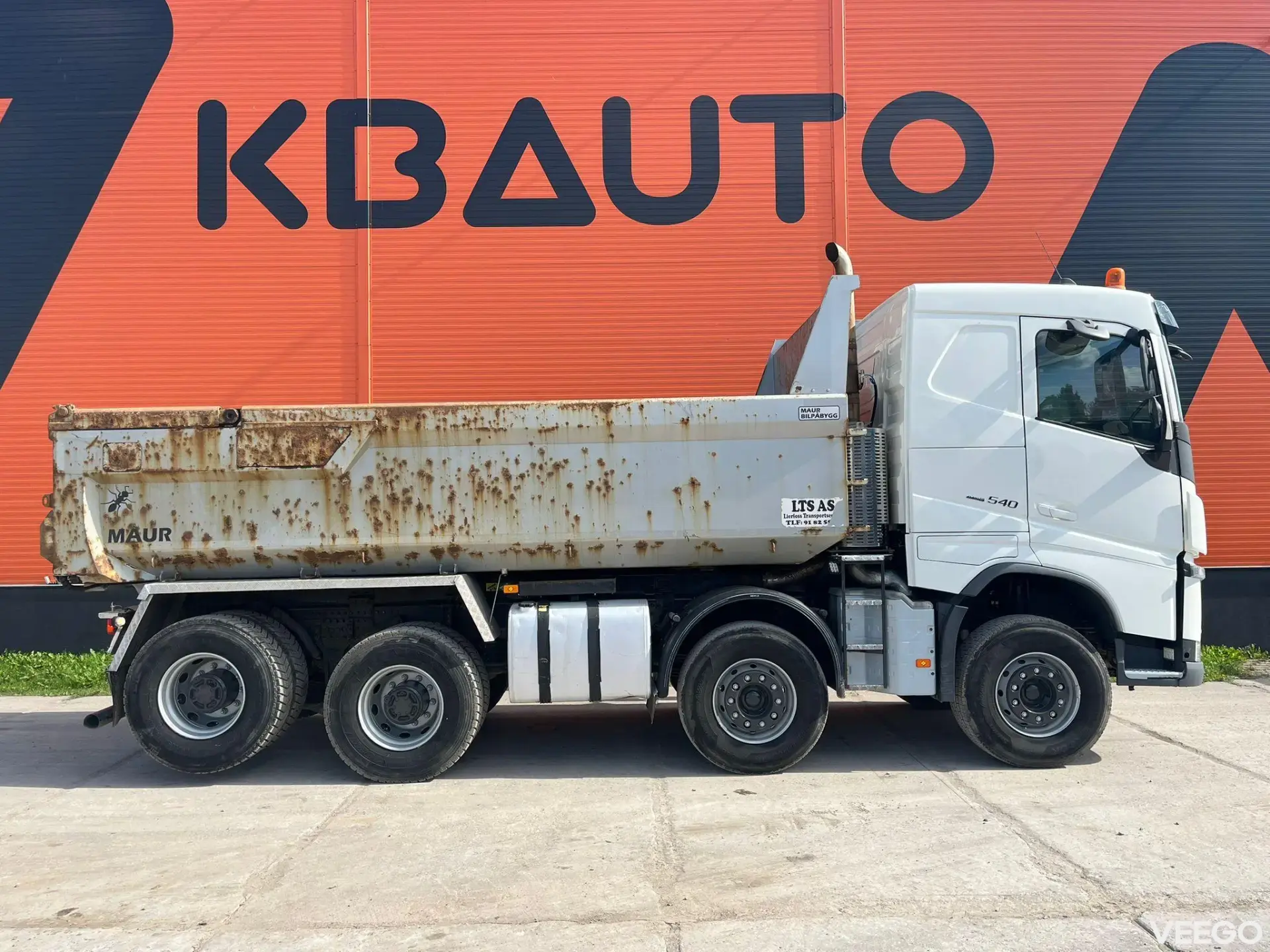 Volvo FH 540 8x4 RETARDER / TANDEM AXLE LIFT / BOX L=5501 mm 405kW
