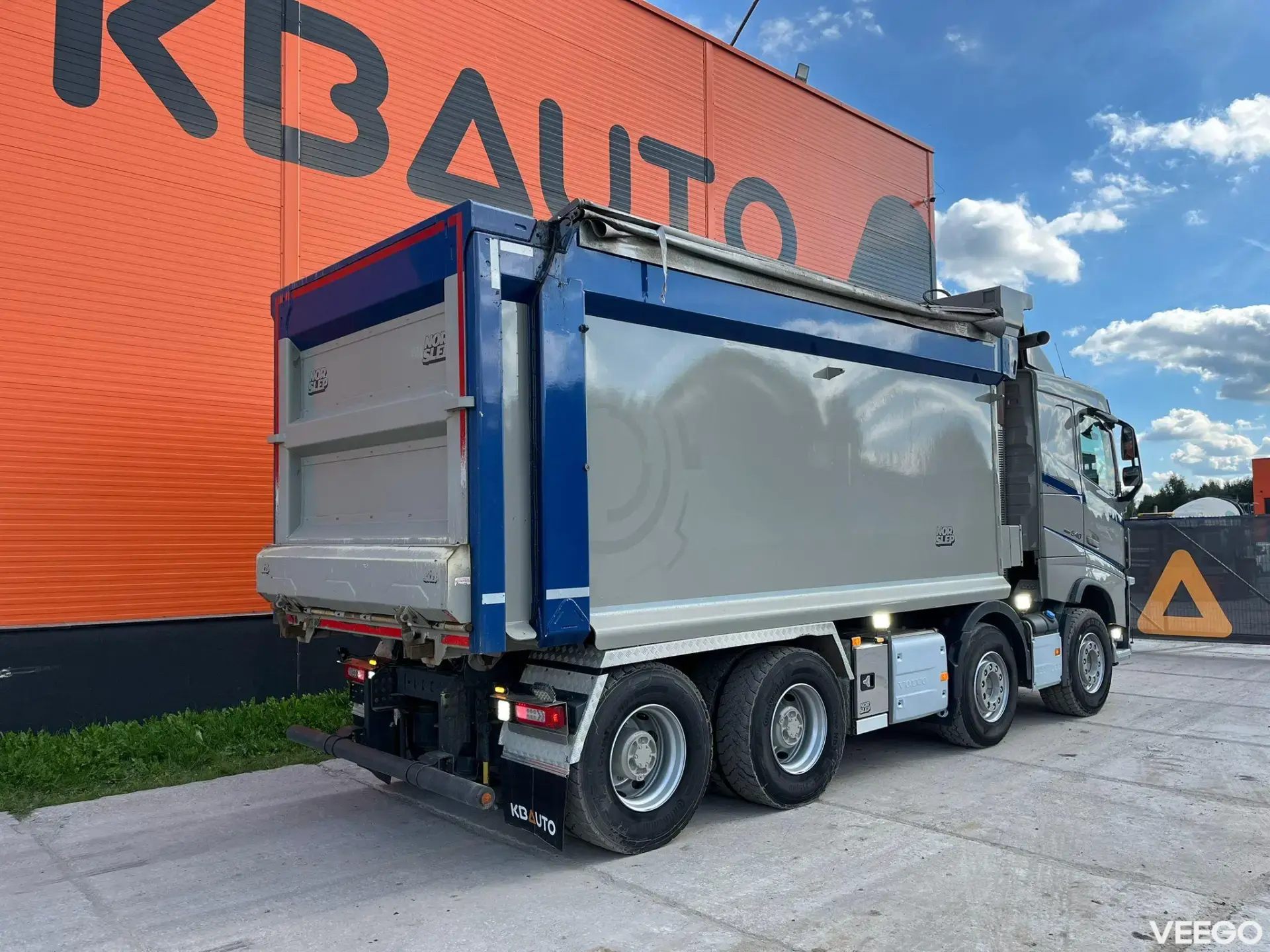 Volvo FH 540 8x4 HYDRAULIC TENT / RETARDER / TANDEM AXLE LIFT  405kW
