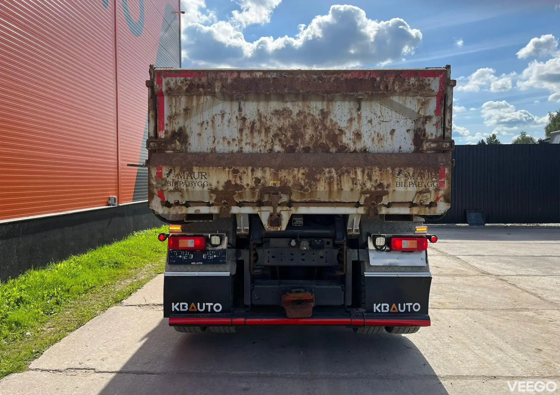 Volvo FH 540 8x4 RETARDER / TANDEM AXLE LIFT / BOX L=5501 mm 405kW