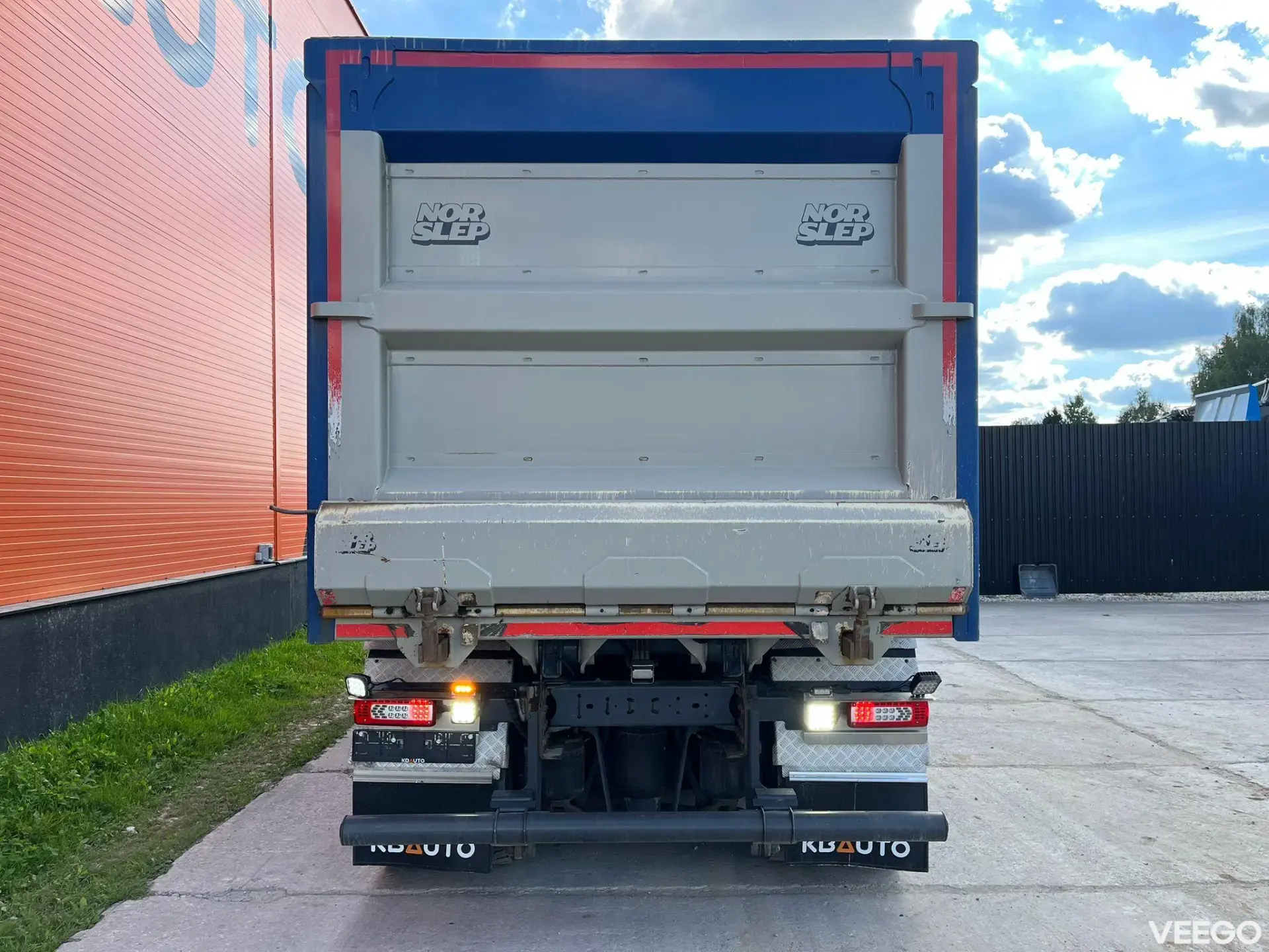 Volvo FH 540 8x4 HYDRAULIC TENT / RETARDER / TANDEM AXLE LIFT  405kW