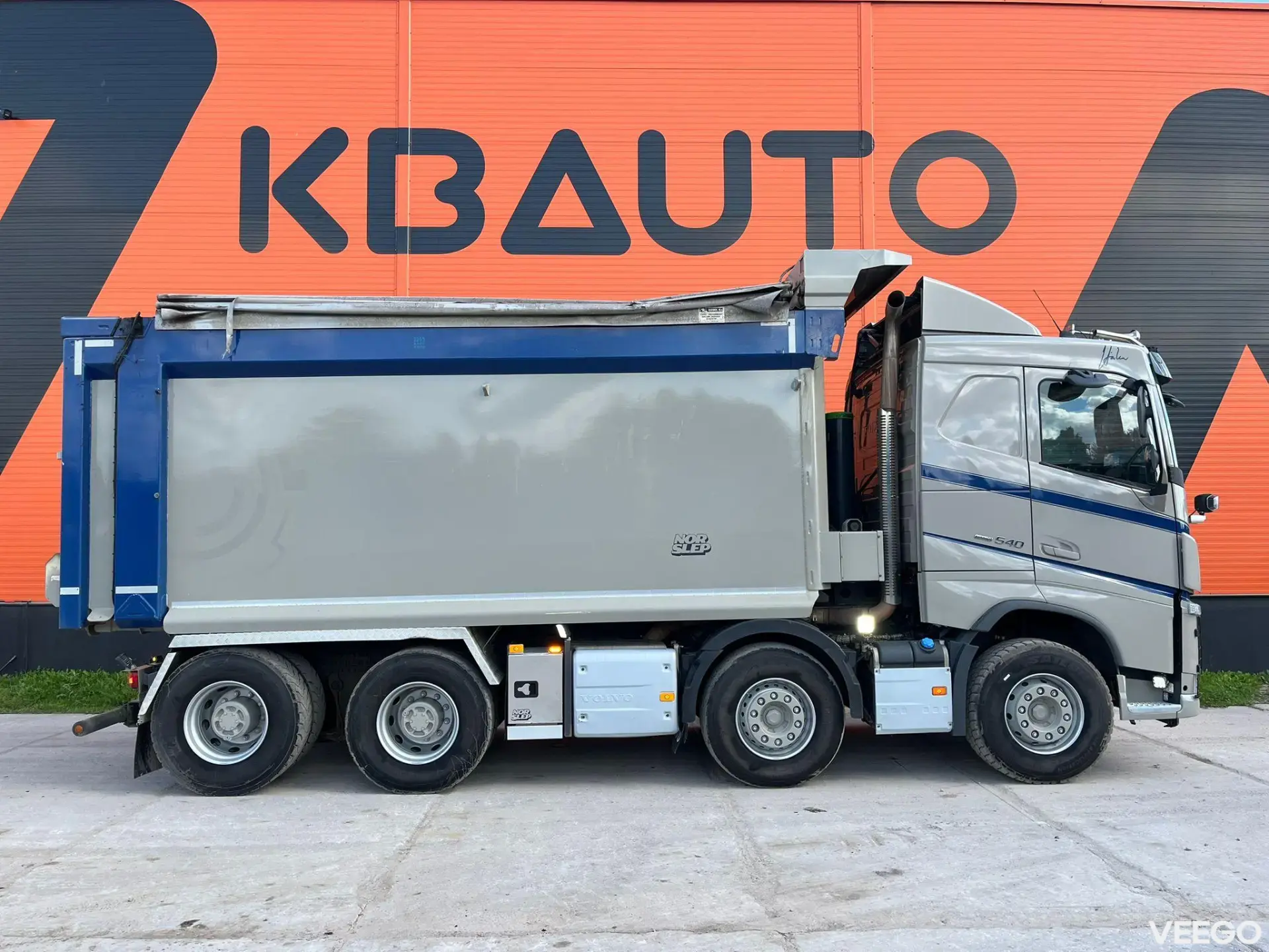 Volvo FH 540 8x4 HYDRAULIC TENT / RETARDER / TANDEM AXLE LIFT  405kW