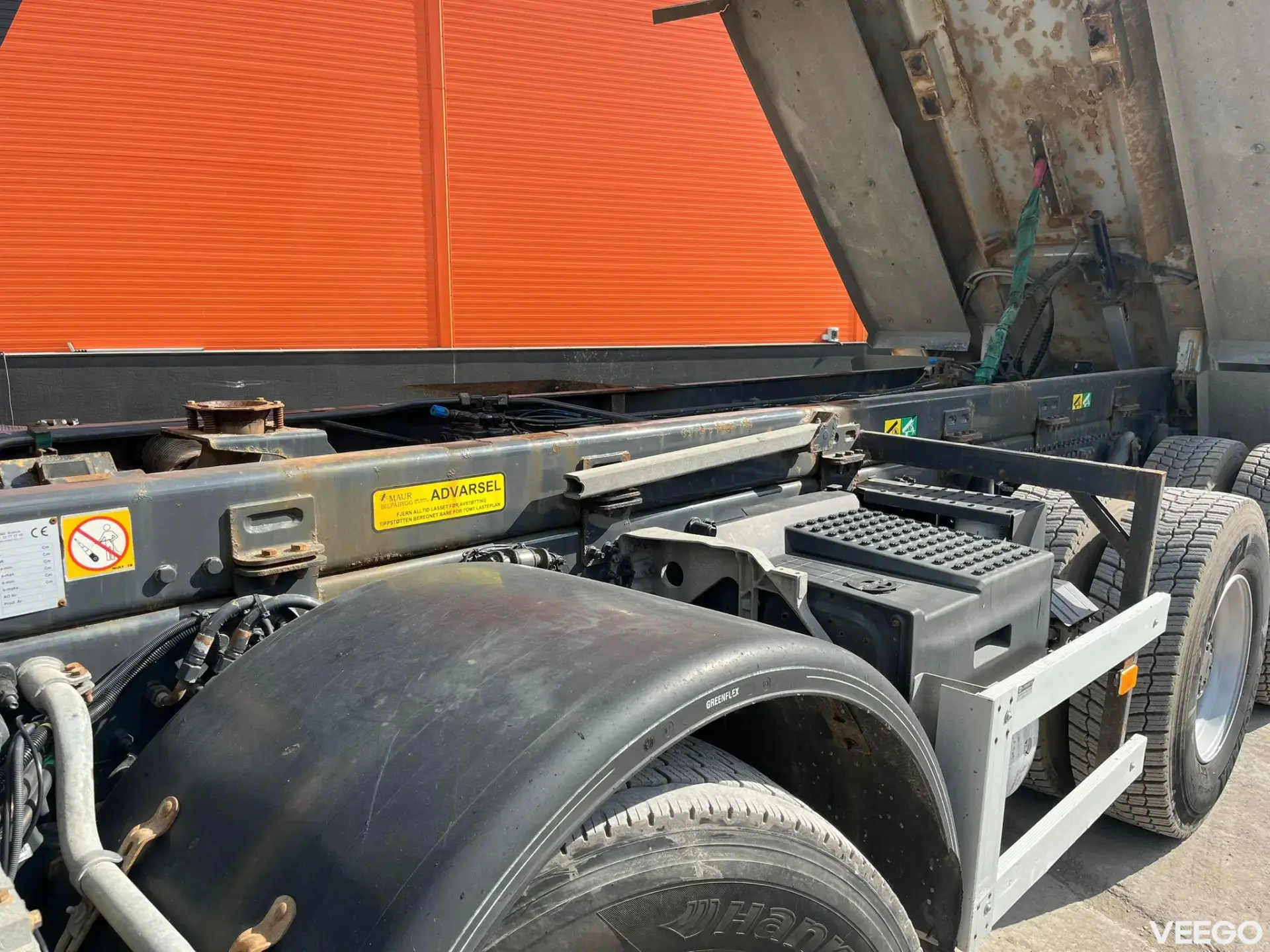Volvo FH 540 8x4 RETARDER / TANDEM AXLE LIFT / BOX L=5501 mm 405kW