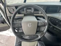 Volvo FH 540 8x4 RETARDER / TANDEM AXLE LIFT / BOX L=5501 mm 405kW thumbnail