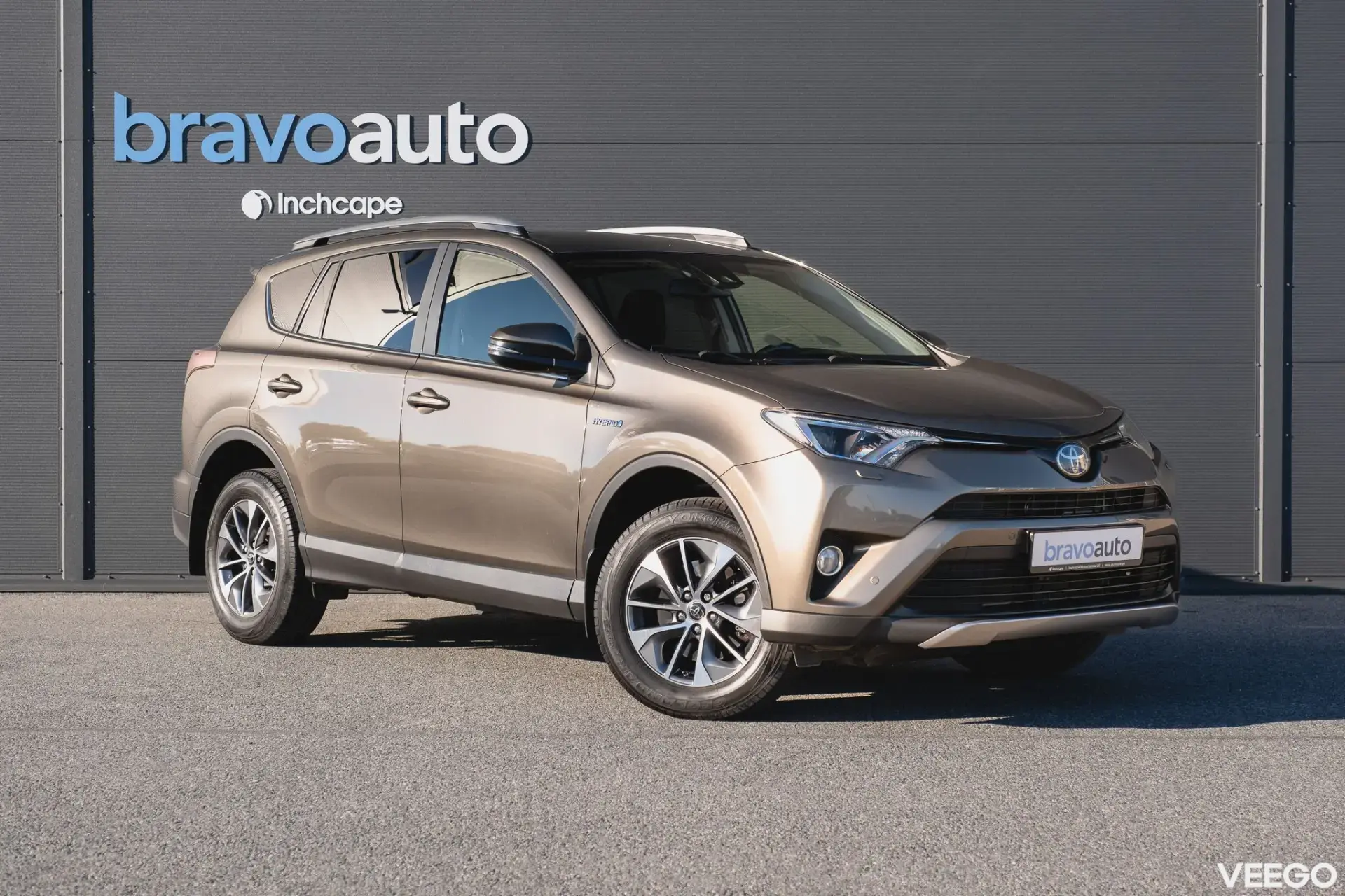 Toyota RAV4 Luxury Hybrid 2.5 114kW