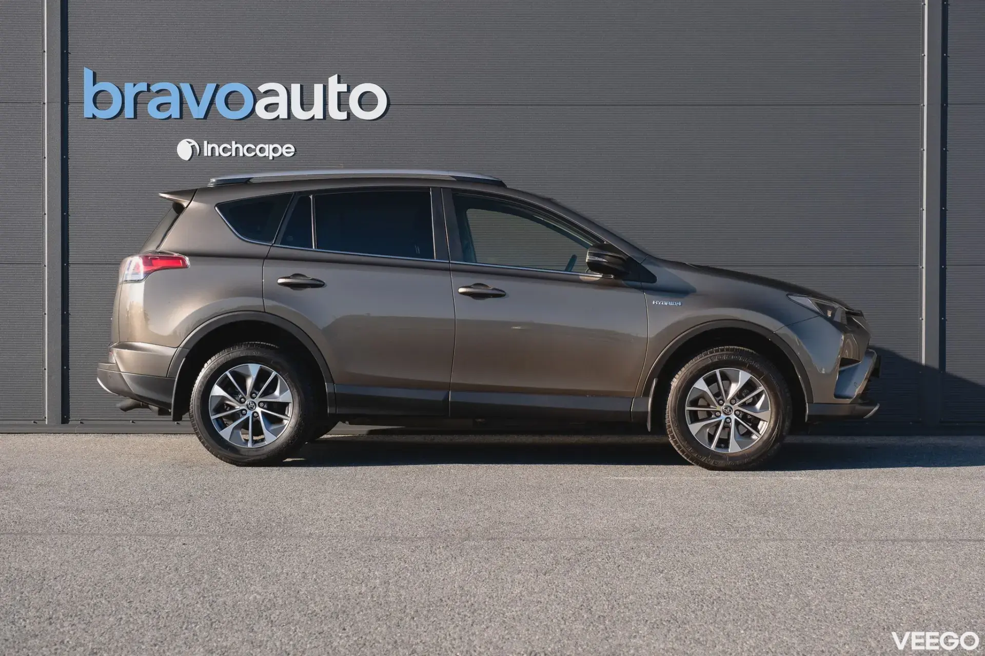 Toyota RAV4 Luxury Hybrid 2.5 114kW