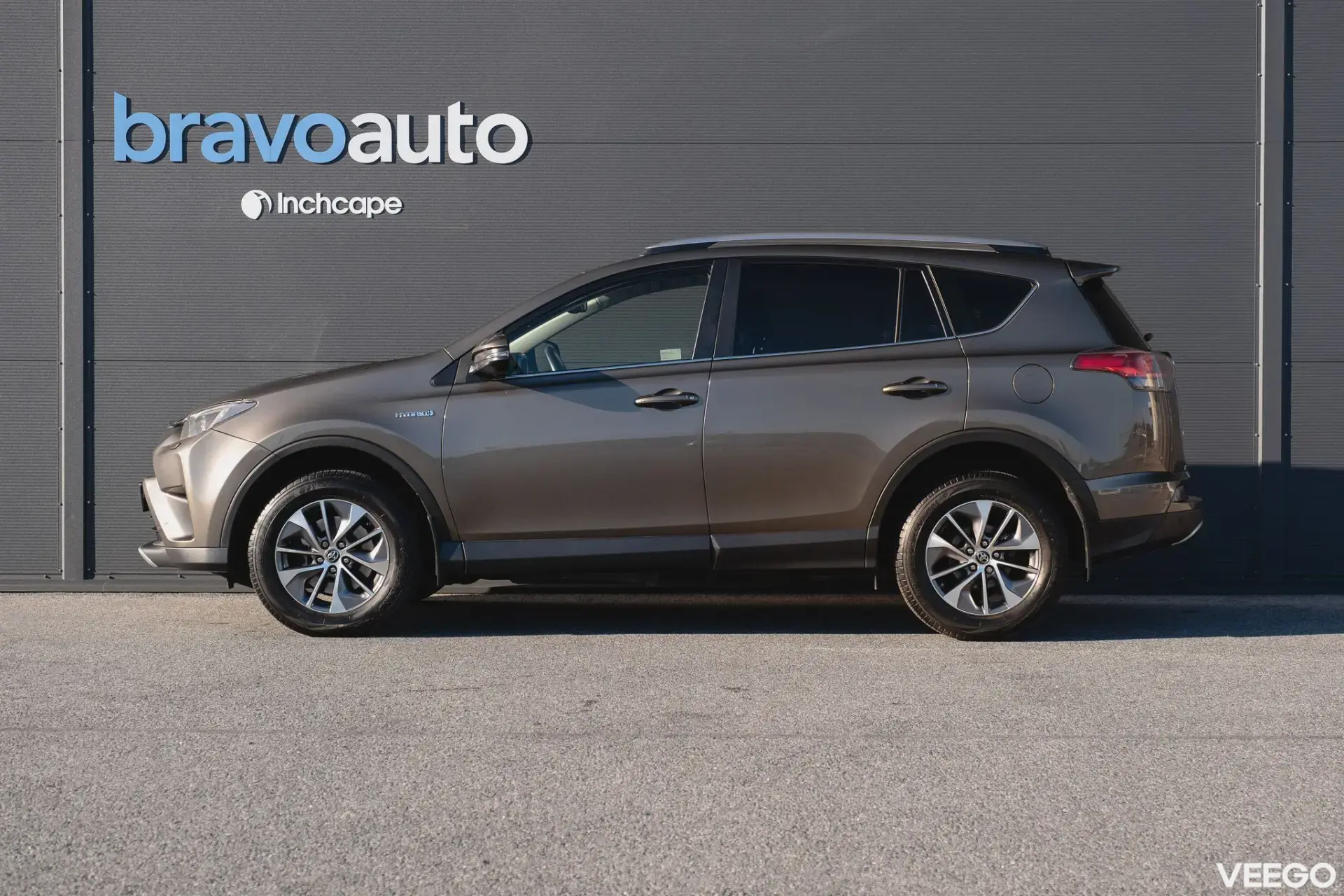 Toyota RAV4 Luxury Hybrid 2.5 114kW