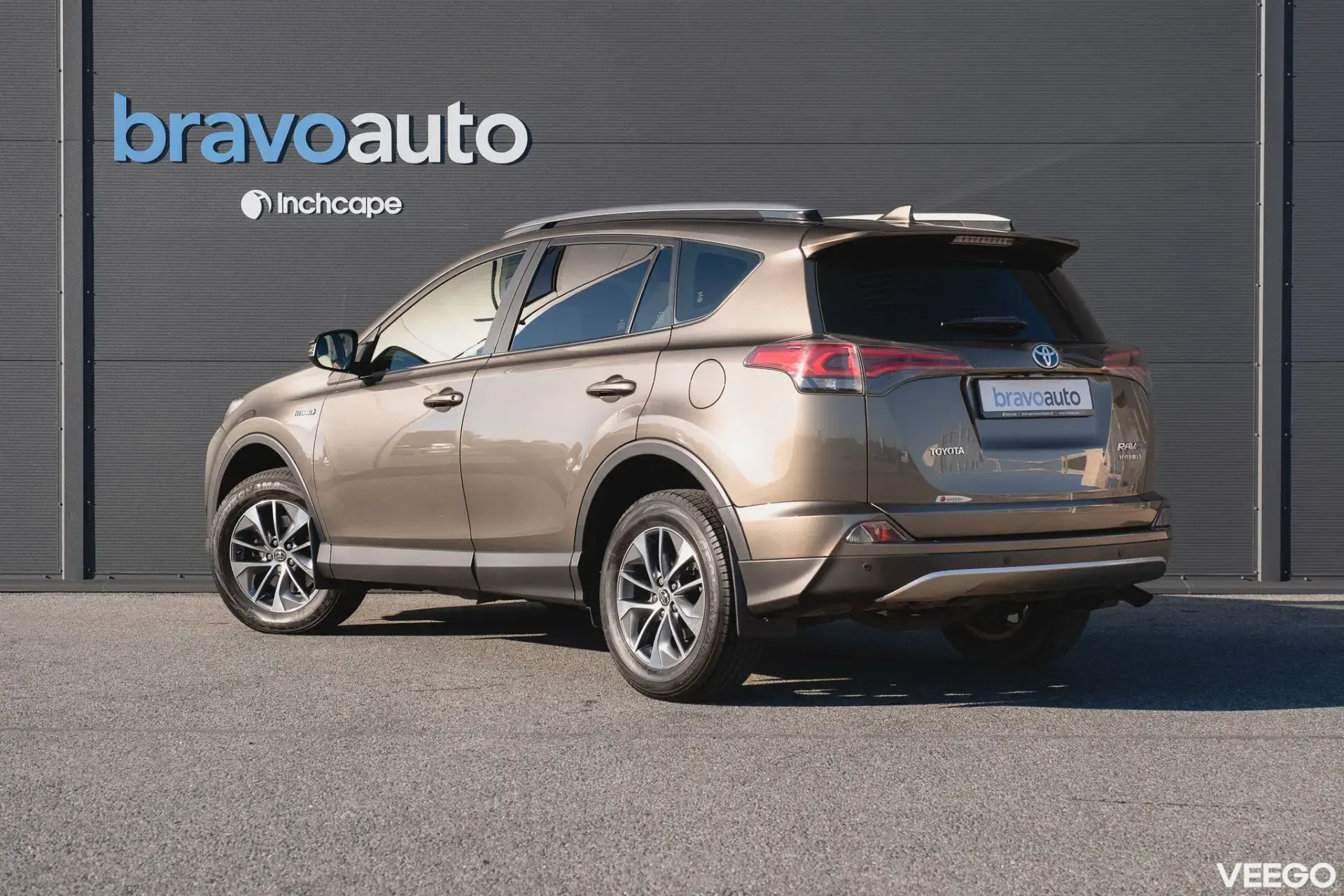 Toyota RAV4 Luxury Hybrid 2.5 114kW